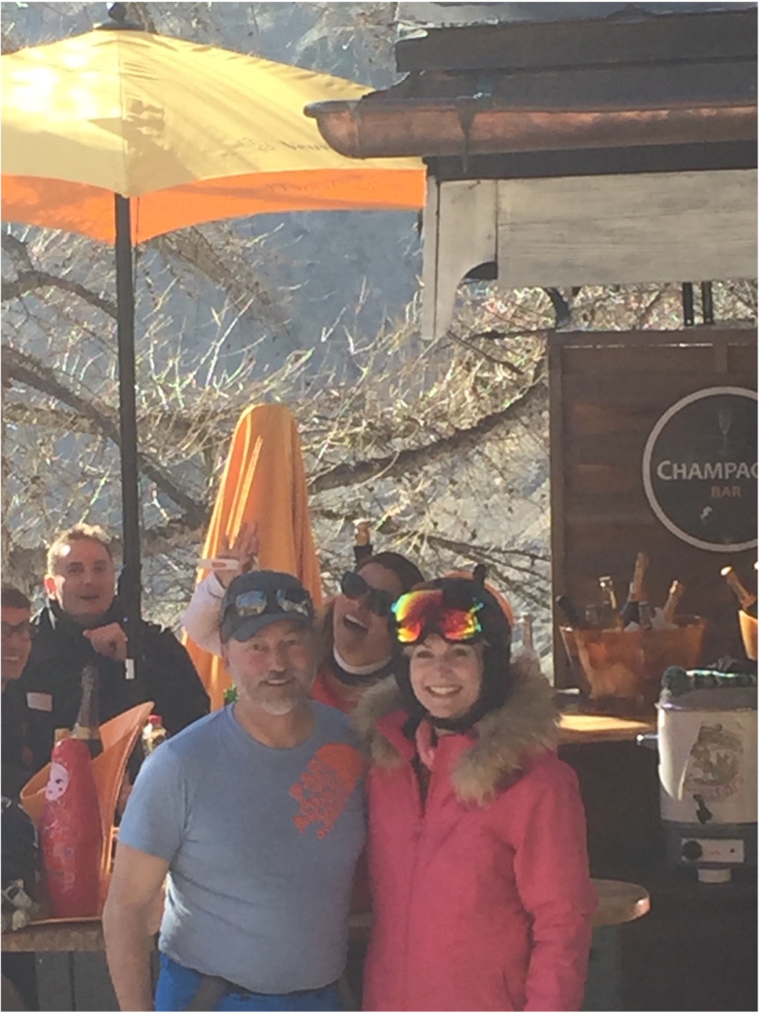 CHAMPAGNE BAR